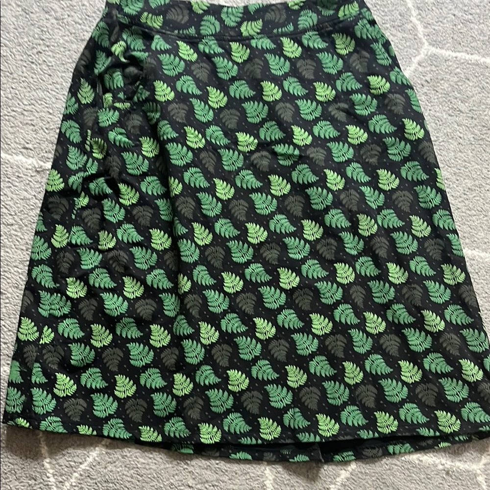 Green A-Line Svaha Midi Skirt with pockets